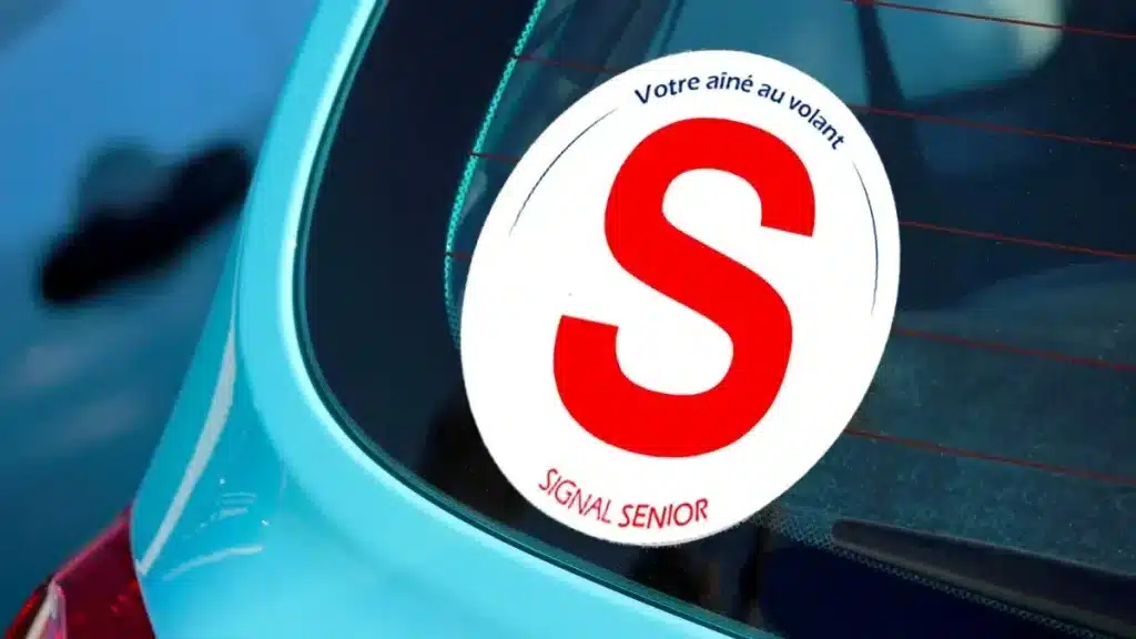 tout le monde en parle, un macaron s pour les séniors de plus de 70 ans au volant bientôt obligatoire du nouveau pour fin 2025
