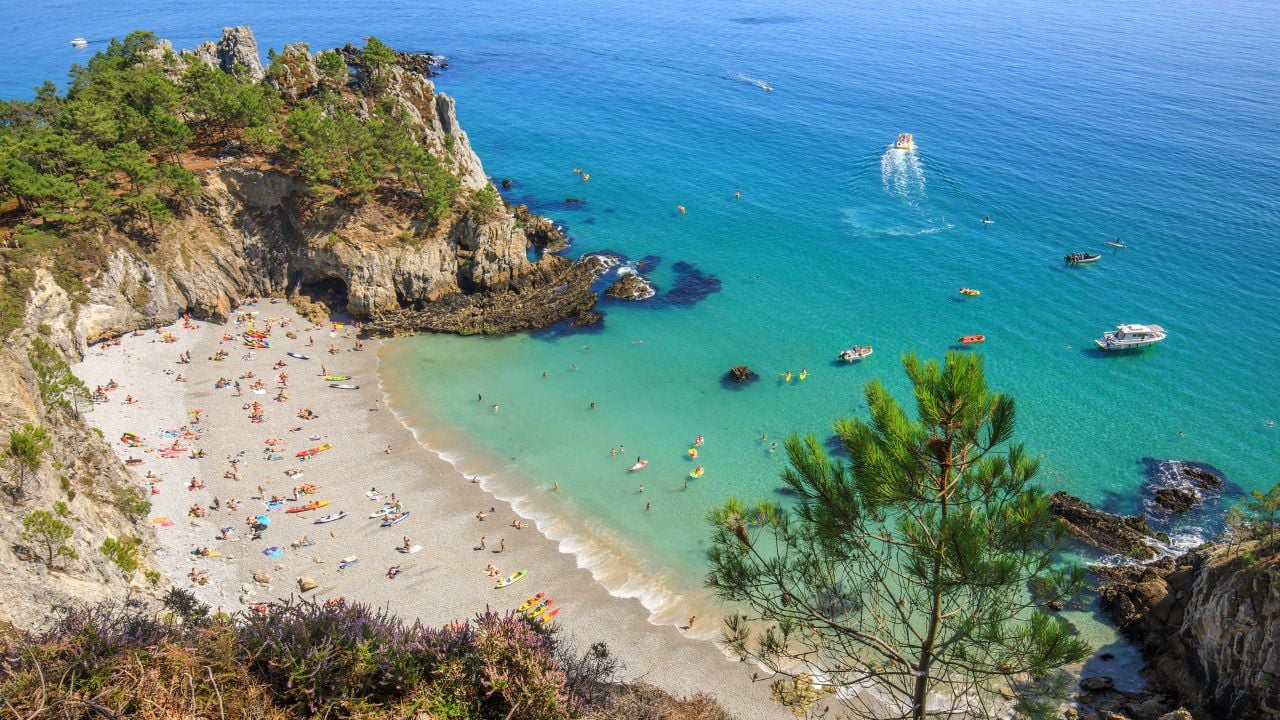 vacances à seulement 6h de paris, cette plage de bretagne a été élue la plus belle du monde